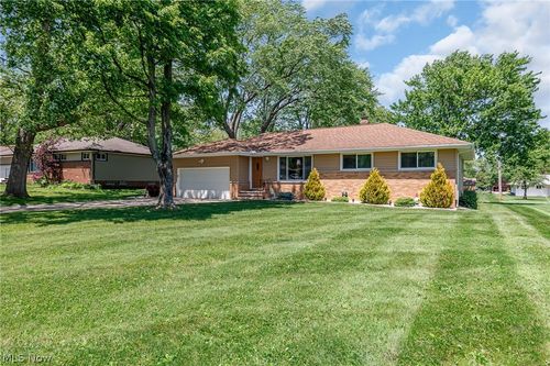 1055 Twilight Dr, Seven Hills, OH, 44131-4067 | Card Image