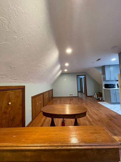 b-129 Beale St, Quincy, MA, 02170-3356 | Card Image