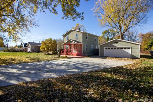 2069 Dexter Rd, Auburn Hills, MI, 48326-2303 | Card Image