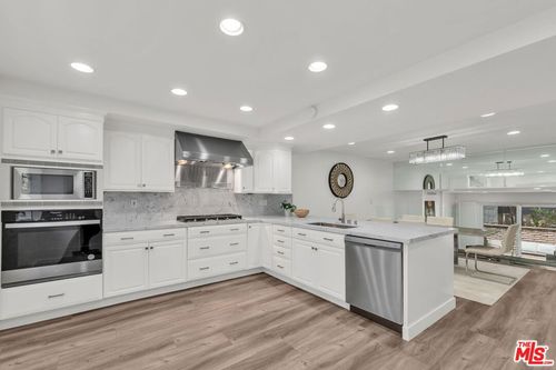 unit-d-13224 Admiral Ave, Marina del Rey, CA, 90292-7041 | Card Image