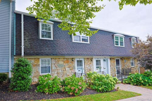 apt-5a-10 Harbour Ln, Oyster Bay, NY, 11771-2728 | Card Image