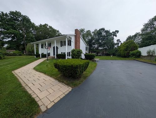 7 Kennedy Dr, Dudley, MA, 01571-5913 | Card Image