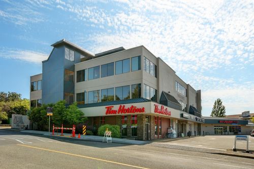 207-1095 Mckenzie Ave, Saanich, BC, V8P2L5 | Card Image