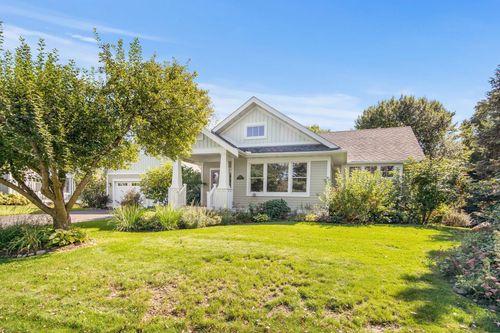 4644 Linden Trl N, Lake Elmo, MN, 55042-8542 | Card Image