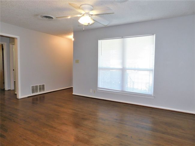 2006 Shawnee St, House other with 3 bedrooms, 2 bathrooms and null parking in Denton TX | Image 4