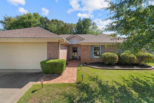 1208 Regina St, Longview, TX, 75605-1526 | Card Image