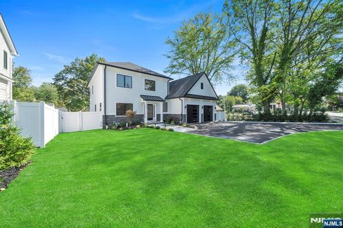 412 Tappan Rd, Northvale, NJ, 07647-1526 | Card Image