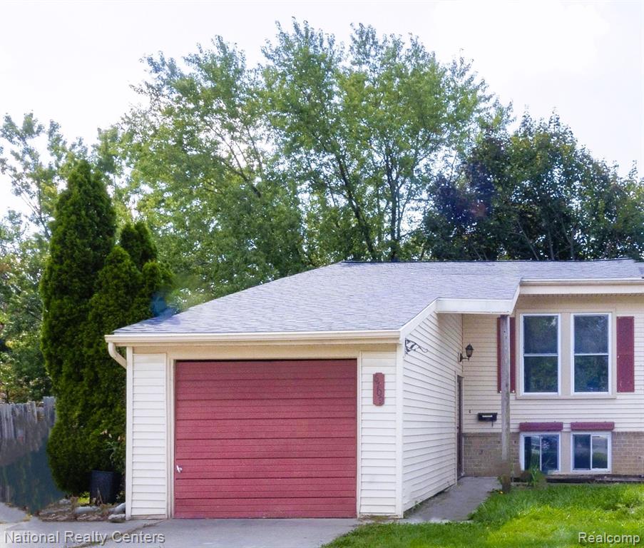 Foxthorn Rd, Canton, MI 48187 #1