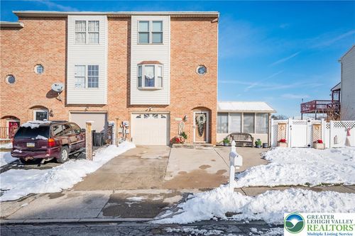 215 Flint Hill Rd, ALBURTIS, PA, 18011-9321 | Card Image