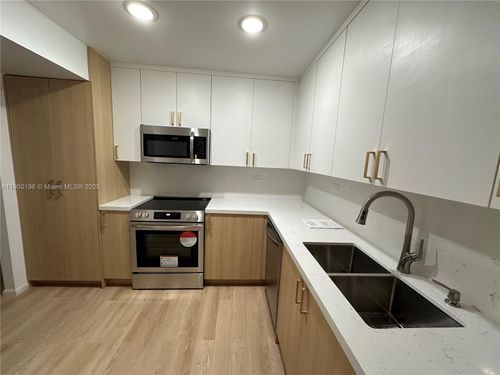 apt-1212-6039 Collins Ave, Miami Beach, FL, 33140-2253 | Card Image