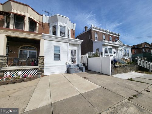 221 E Wellens Ave, PHILADELPHIA, PA, 19120-3523 | Card Image