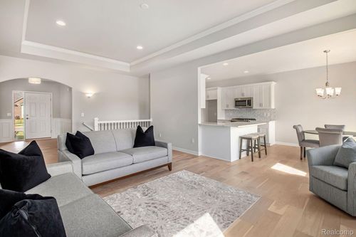 9058 Rhyan Rd, White Lake, MI, 48386-4615 | Card Image