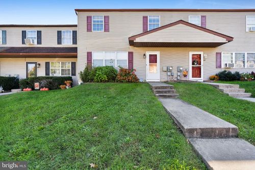 69 Pennypacker Dr, SCHWENKSVILLE, PA, 19473-1048 | Card Image