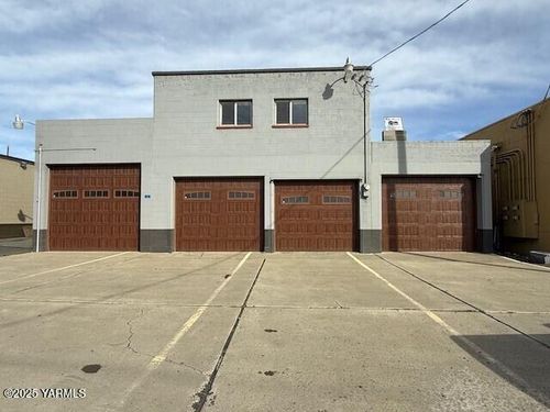 31 Cowiche City Rd, Cowiche, WA, 98923-9601 | Card Image