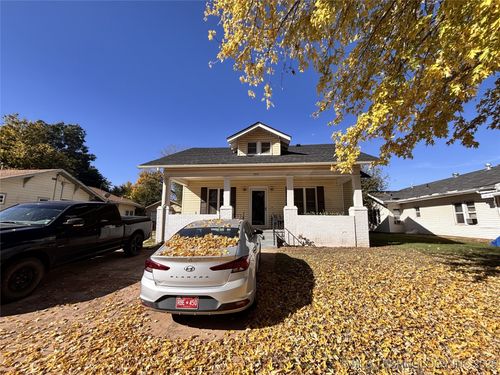 404 S 9th St, Clinton, OK, 73601-4428 | Card Image