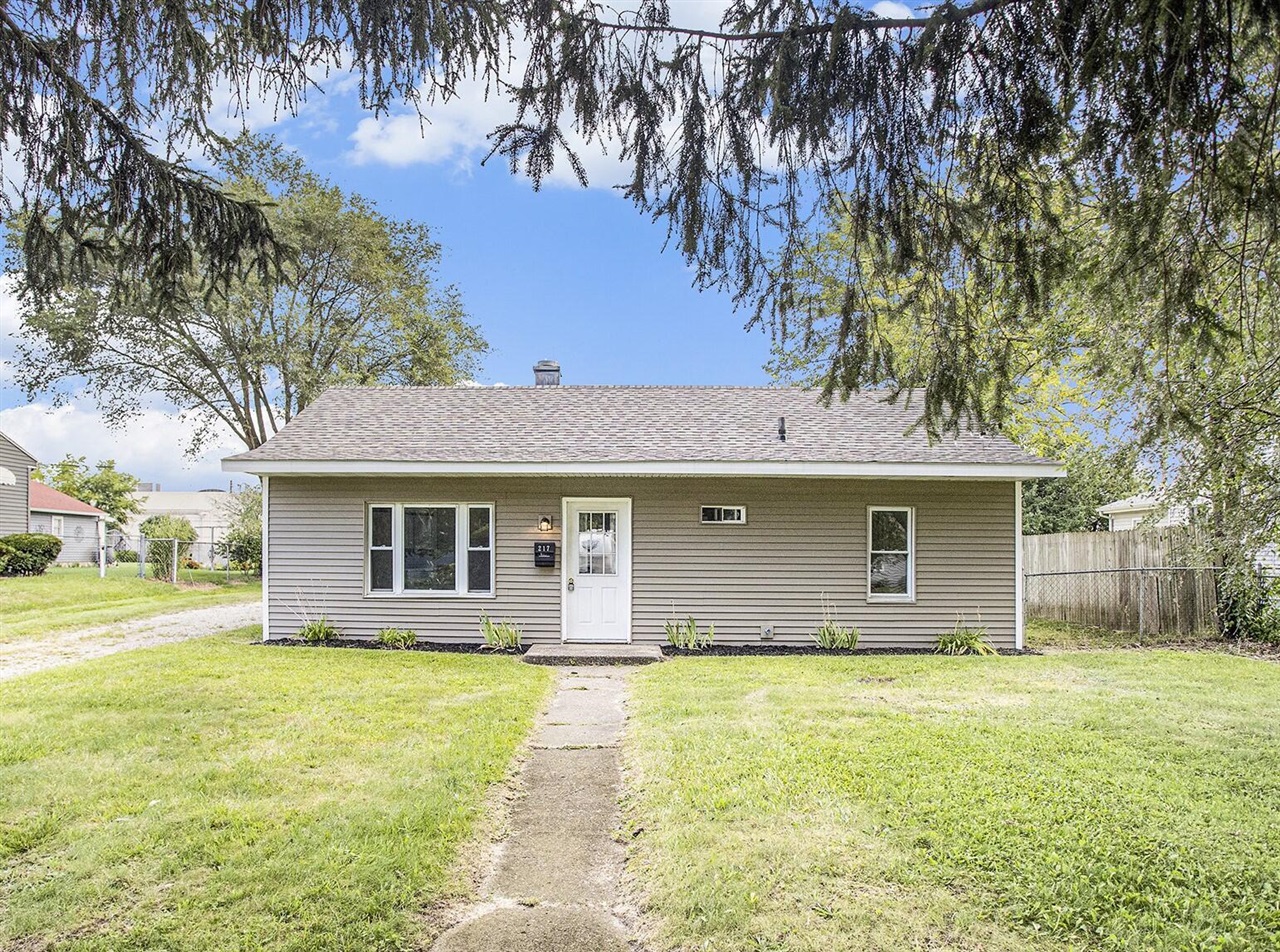 Weeks Ave, Battle Creek, MI 49015