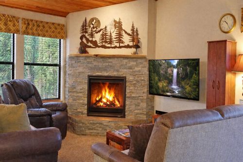 2-fairway-village-17730 W Core Rd, Sunriver, OR, 97707 | Card Image