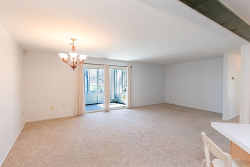 apt-b3-8187 Grays Dr, Grosse Ile, MI, 48138-2206 | Card Image