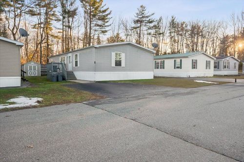 8 Young Avenue, Brunswick, ME, 04011 | Card Image