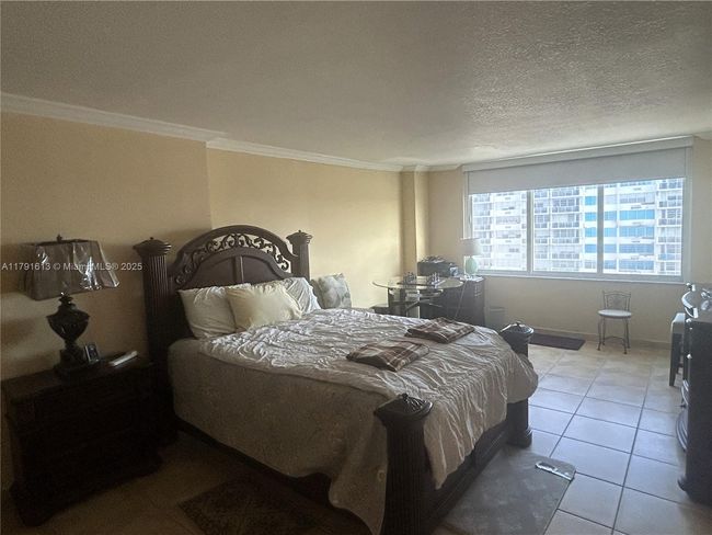 APT-434 - 5401 Collins Ave, Condo with 2 bedrooms, 2 bathrooms and null parking in Miami Beach FL | Image 15