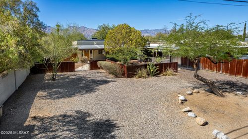 5829 E Mabel St, Tucson, AZ, 85712-5014 | Card Image
