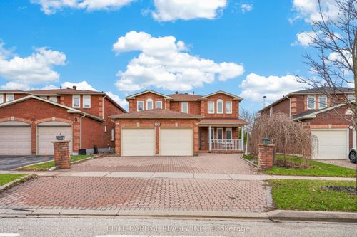 100 Bernard Ave, Richmond Hill, ON, L4C9Z5 | Card Image