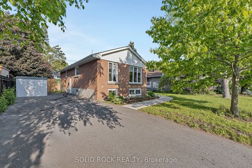 1229 Erindale Dr, Ottawa, ON, K2C2G2 | Card Image