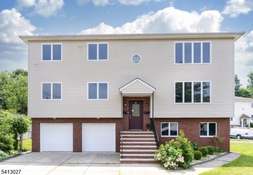 2 Willow Wood Ct, East Rutherford, NJ, 07073-1227 | Card Image