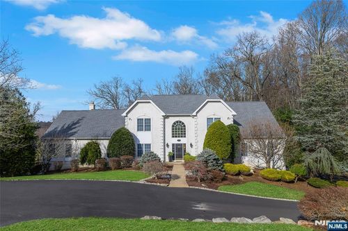 15 Skytop Dr, Denville, NJ, 07834-9501 | Card Image