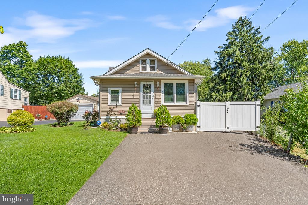 Chapel Ave, Cherry Hill, NJ 08002