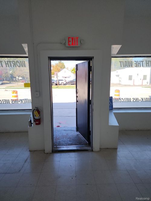 16906 E 9 Mile Rd, Eastpointe, MI, 48021-2449 | Card Image