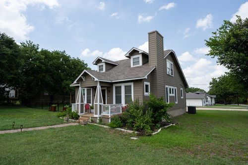 610 E Pfluger St, Pflugerville, TX, 78660-4016 | Card Image