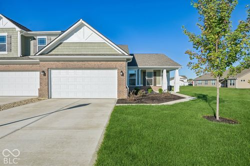 240 Hunters Ridge Dr, Danville, IN, 46122-8071 | Card Image