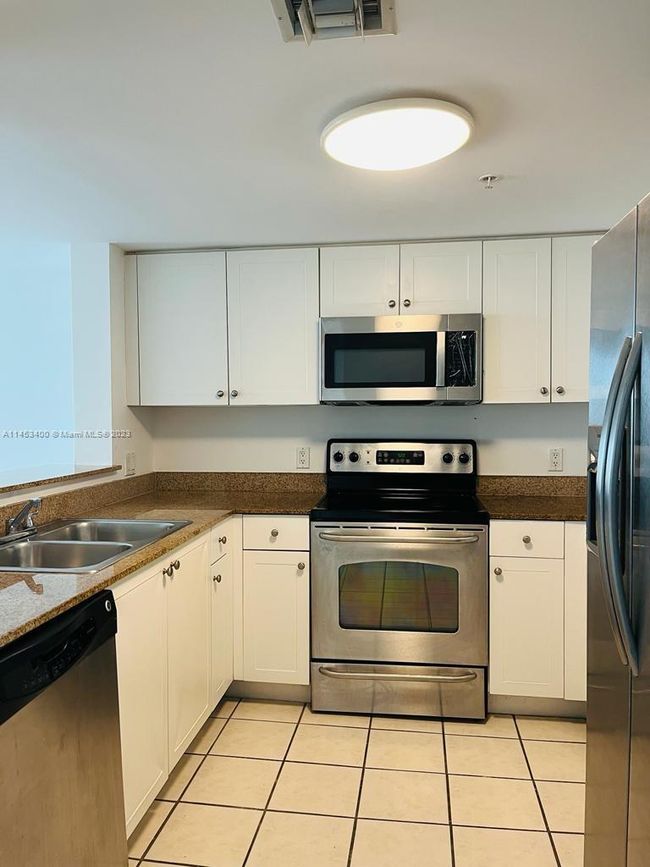 APT-802 - 60 Nw 37 Th Ave, Condo with 2 bedrooms, 2 bathrooms and null parking in Miami FL | Image 9