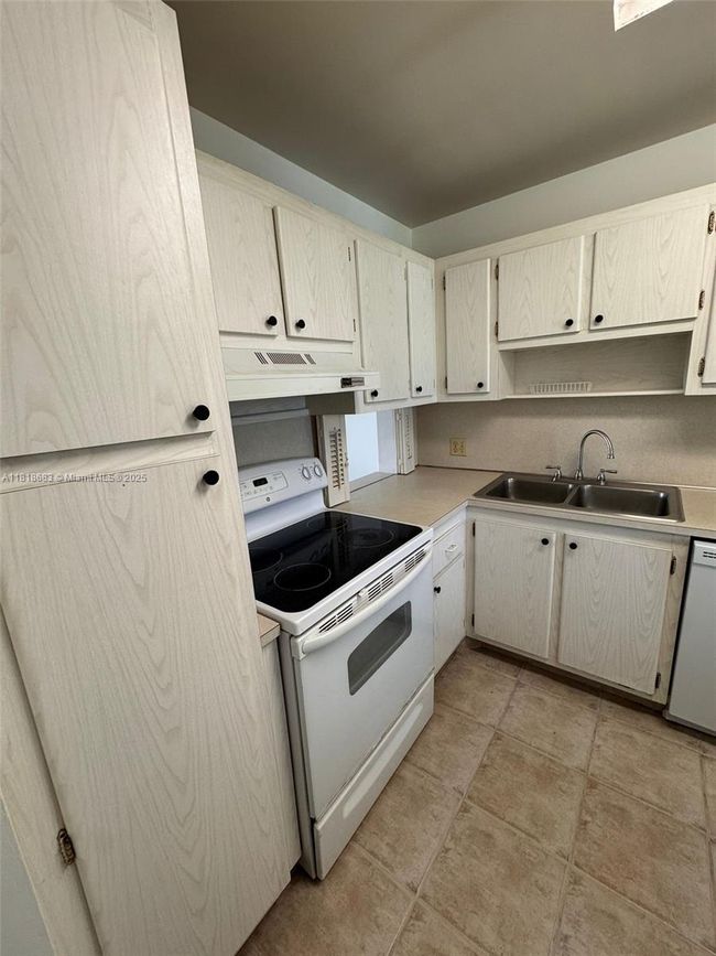 APT-306 - 4272 Deste Ct, Condo with 2 bedrooms, 2 bathrooms and null parking in Lake Worth FL | Image 8