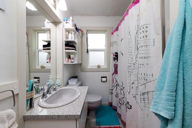 320 Holmes St, House other with 5 bedrooms, 2 bathrooms and null parking in New Westminster BC | Image 6