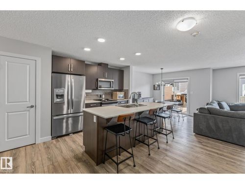 856 Ebbers Cres Nw, Edmonton, AB, T5Y3V2 | Card Image