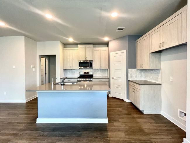 708 Bridle Creek Dr, House other with 4 bedrooms, 3 bathrooms and 4 parking in Georgetown TX | Image 4