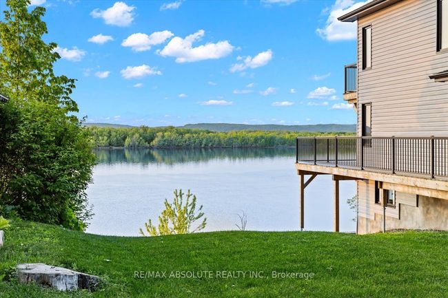 304 Riverwood Dr, House other with 3 bedrooms, 4 bathrooms and 4 parking in Woodlawn ON | Image 4