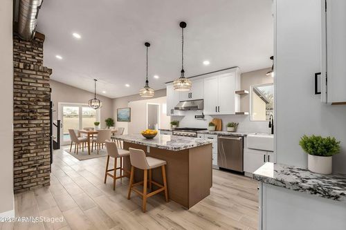 2330 Us Highway 93, Wickenburg, AZ, 85390-3647 | Card Image