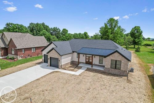 8439 Swan Ct, Ira, MI, 48023-2561 | Card Image