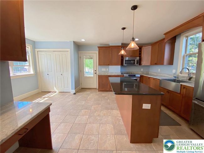 1111 Easton Rd, House other with 3 bedrooms, 2 bathrooms and null parking in Riegelsville PA | Image 5