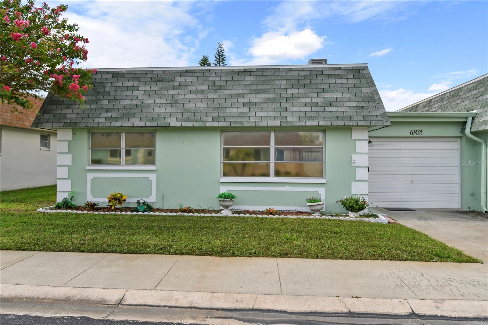 Versailles , Pinellas Park, FL 33781