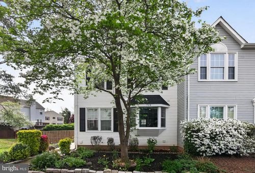 719 Acorn Ct, WARRENTON, VA, 20186-2108 | Card Image