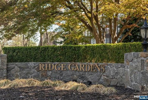 3202 Stowe Ln, Mahwah, NJ, 07430-2300 | Card Image