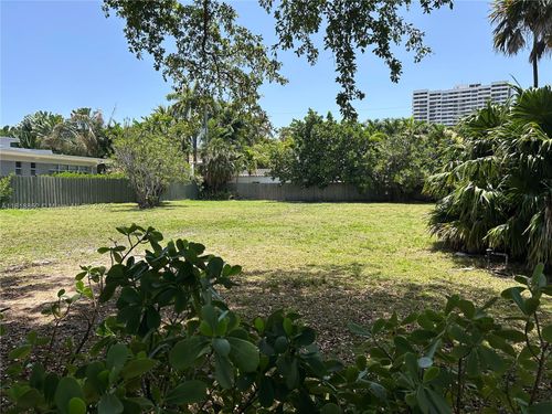 2525 Flamingo Pl, Miami Beach, FL, 33140-4318 | Card Image