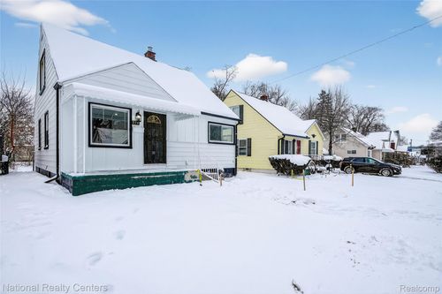 594 E Mansfield Ave, Pontiac, MI, 48340-2942 | Card Image