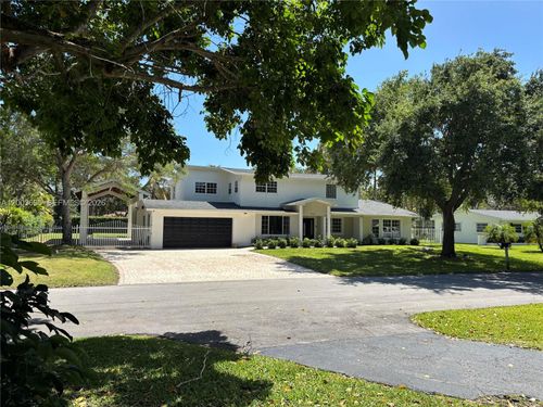 8320 Sw 161st St, Palmetto Bay, FL, 33157-3627 | Card Image