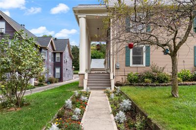 167 S Main Street, Home with 6 bedrooms, 3 bathrooms and null parking in Perinton NY | Image 3