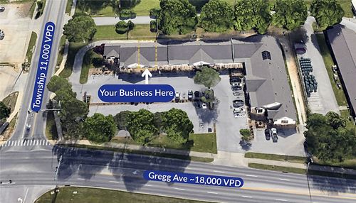 18-121 W Township St, Fayetteville, AR, 72703-2831 | Card Image
